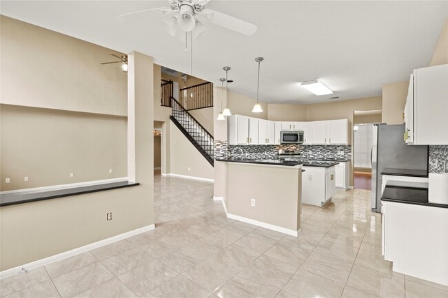 Building Photo - 10807 Oak Bayou Ln