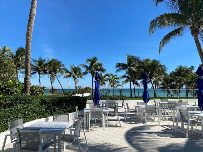 Building Photo - 5161 Collins Ave