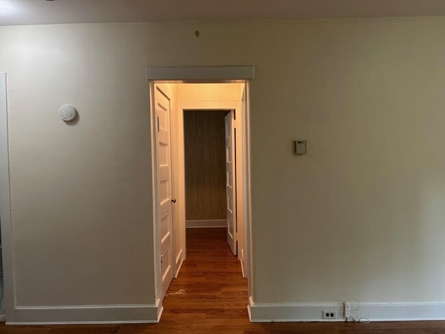 Building Photo - 139 Cove Neck Rd