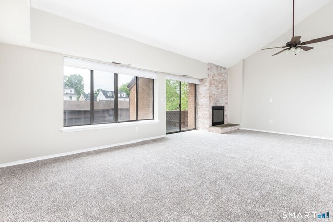 Building Photo - 25 Stanley St