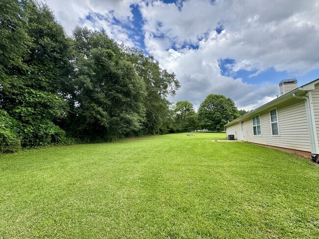 Building Photo - 2037 Ross Ln