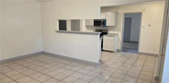 Building Photo - 375 Fantail Loop