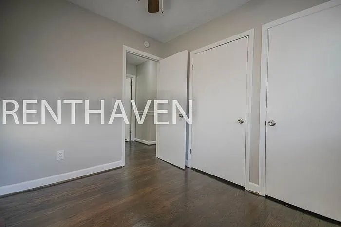 Building Photo - 2119 Porter Dr
