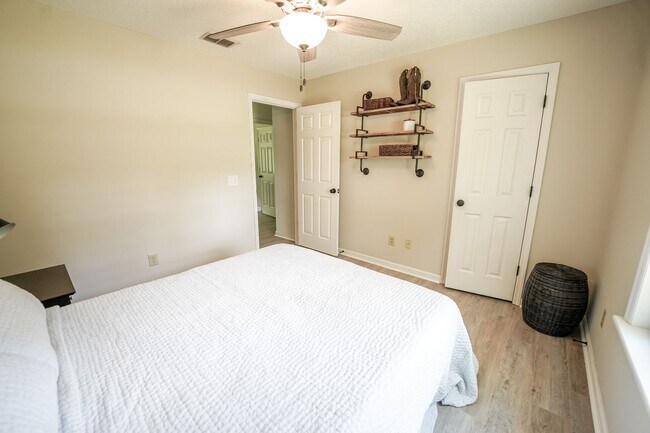 Building Photo - Coming Available!