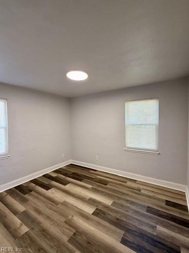 Building Photo - FOR RENT NORFOLK!!