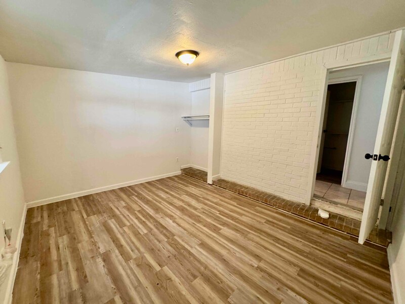 Building Photo - 610 Fenfield Ave