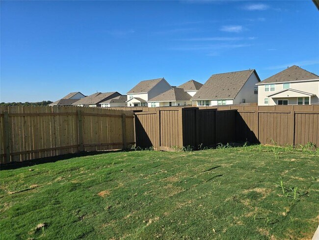 Building Photo - 100 Fox Hvn Rd