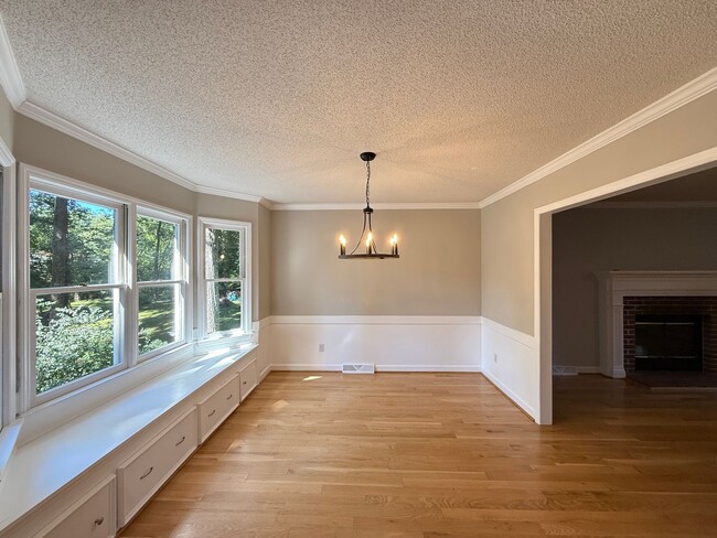 Building Photo - 6714 Amberley Ln