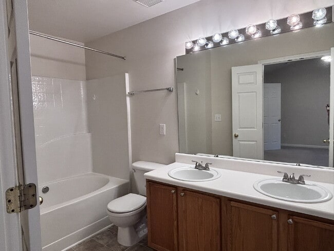Building Photo - 5026 Brooke Lauren Ln