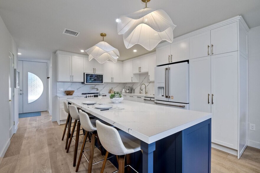 Building Photo - 916 Sealane Dr