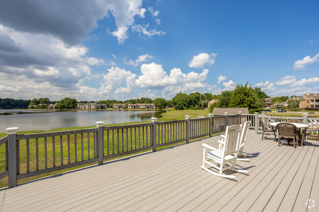 Lakeview Deck - Sunlake at Edgewater