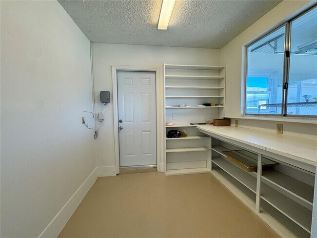 Building Photo - 1008 Yellowbird Pl