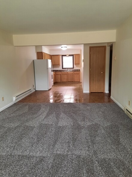 Primary Photo - 3135 Runway Ave