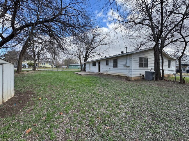 Building Photo - 4-Bedroom Home for Rent in Copperas Cove