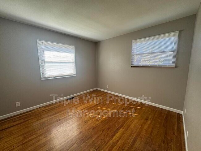 Building Photo - 775 Crabapple Ln