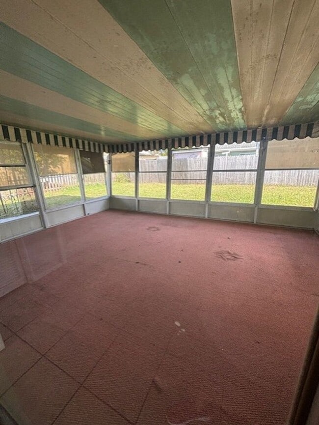 Building Photo - 2/1 available now!