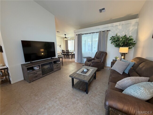 Building Photo - 2416 N Ridge Ave