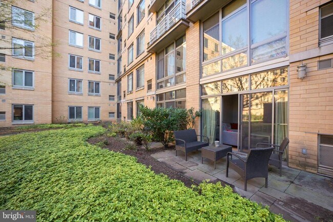 Building Photo - 475 K St NW