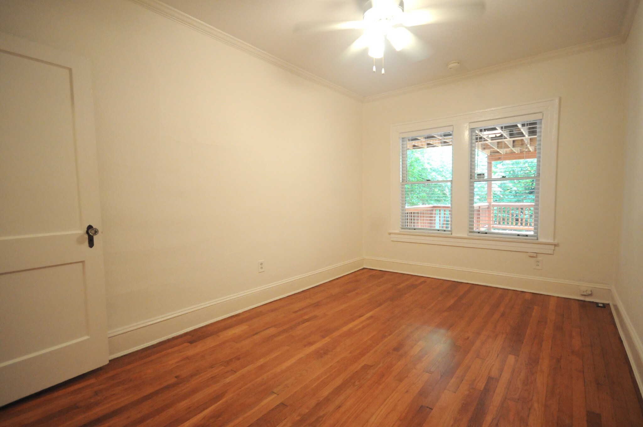 ***AVAILABLE JULY 1*** - 861 Durant Pl NE