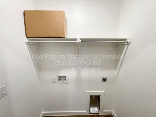 Building Photo - 2147 Kokomo Ave