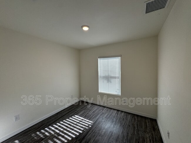 Building Photo - 26304 Explorer Rd