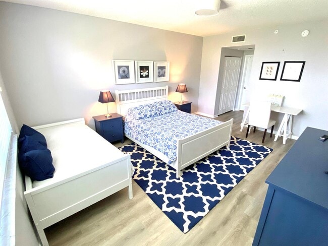 Building Photo - 11770 Saint Andrews Pl