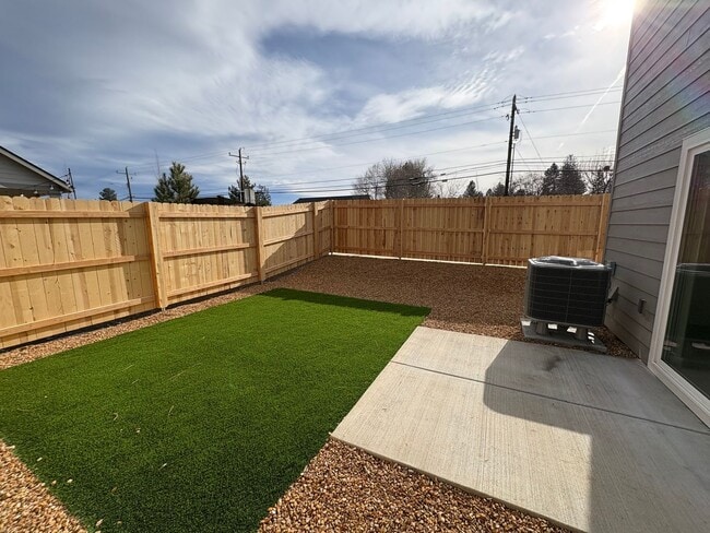 Building Photo - Brand New Stunning 3 Bed/2.5 Bath Townhouse-Old Farm District