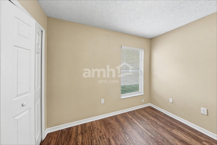 Building Photo - 2423 Hybrid Dr