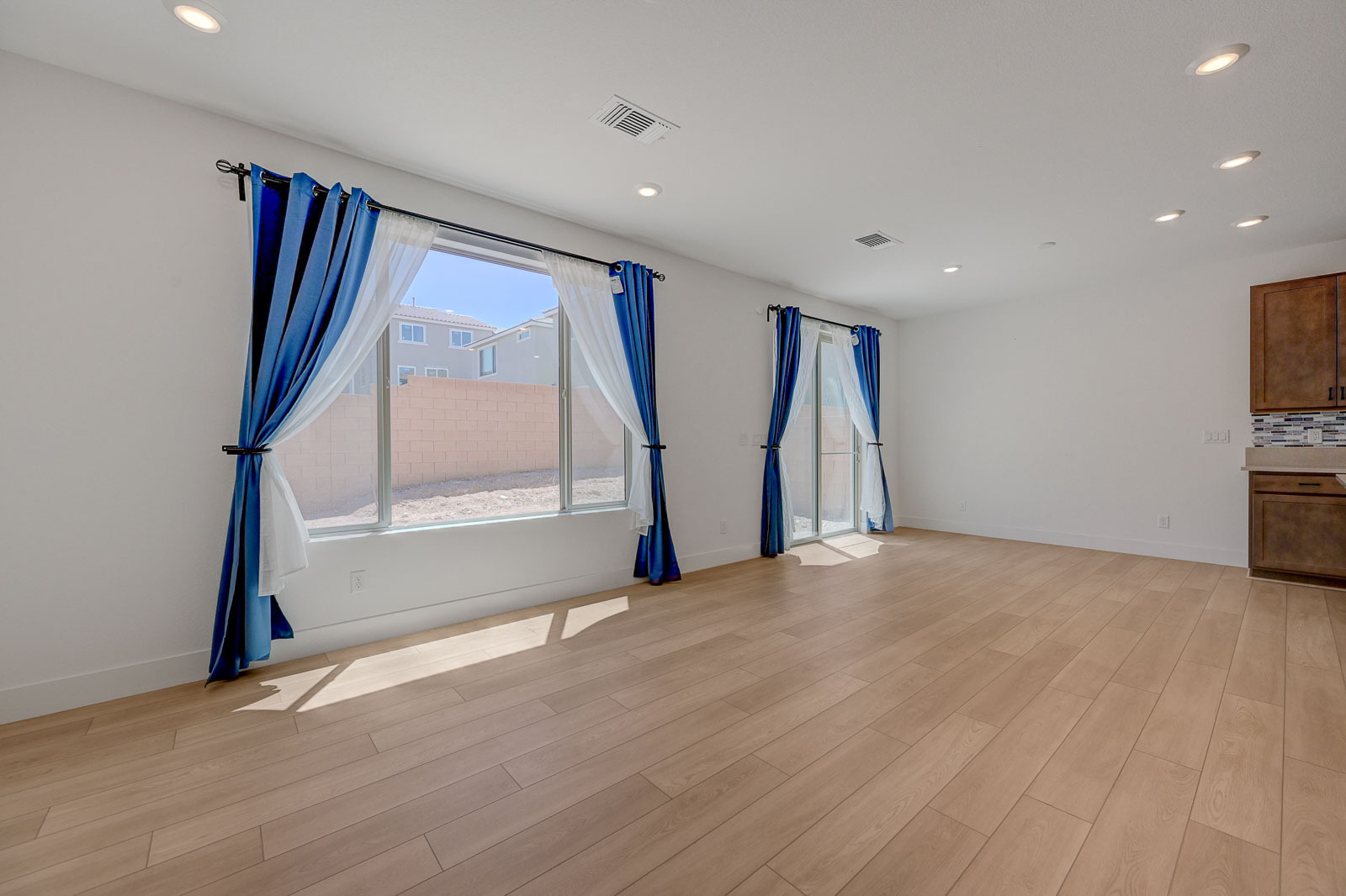 Building Photo - 5927 W Frias Ave