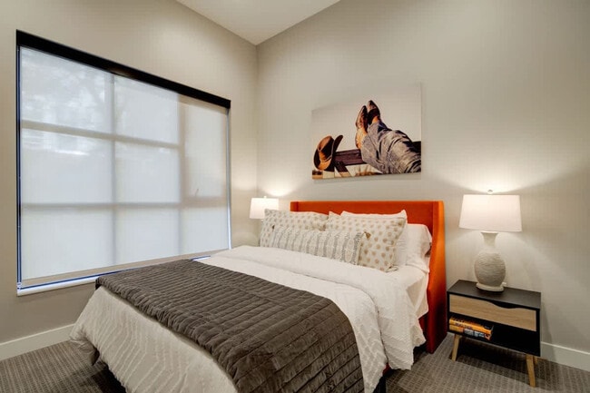 Building Photo - 110 W Beall St