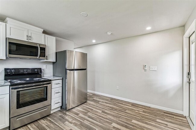 Building Photo - 1006 E 26th Ave