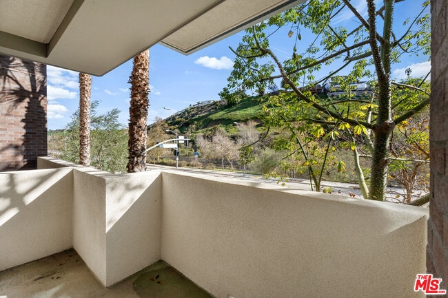 Building Photo - 12655 Bluff Creek Dr