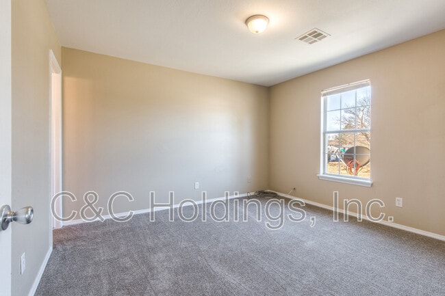 Building Photo - 914 Rockwood Ave
