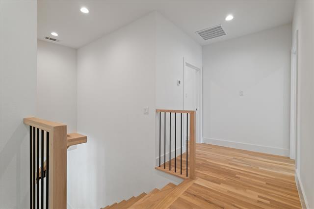 Building Photo - 6255 Belmont Ave