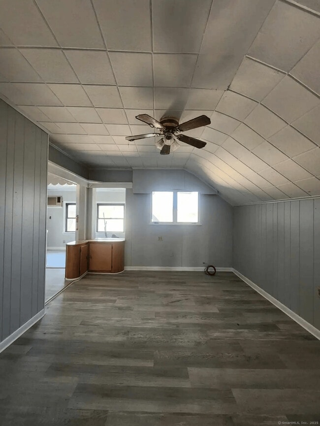 Building Photo - 62 Montauk Ave