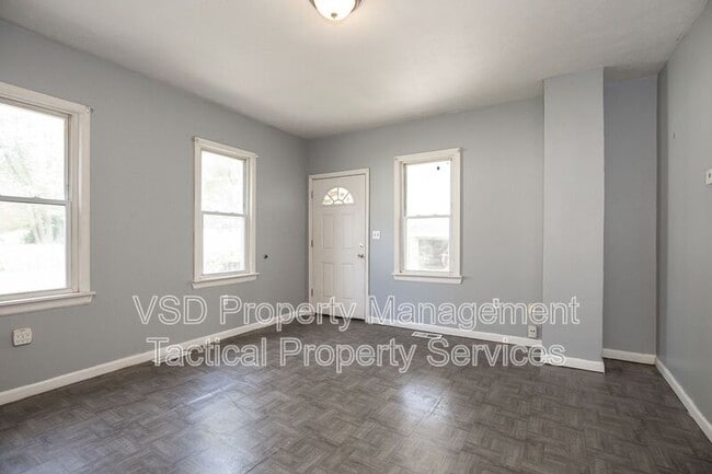 Building Photo - 3651 E 55th St