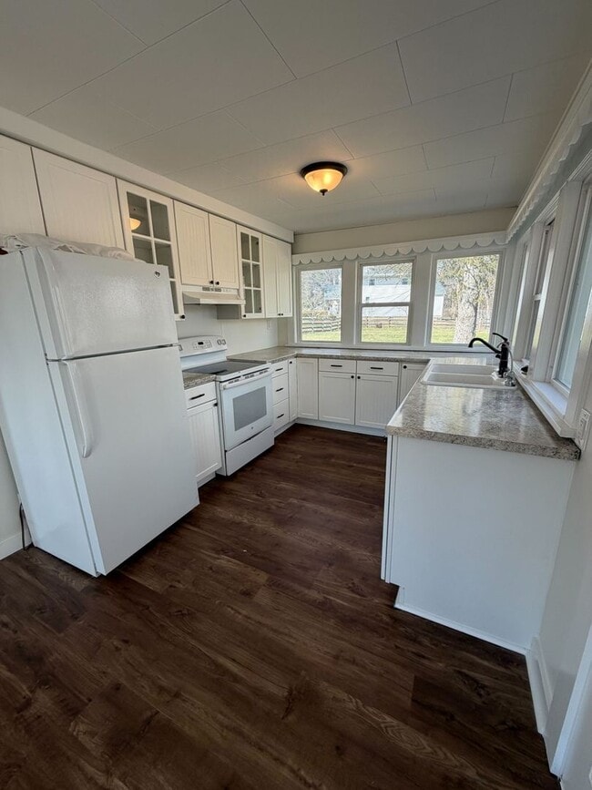 Building Photo - 2 Bed | 2 Bath | Office/Flex Room | 1 Acre Lot | Pickerington Schools