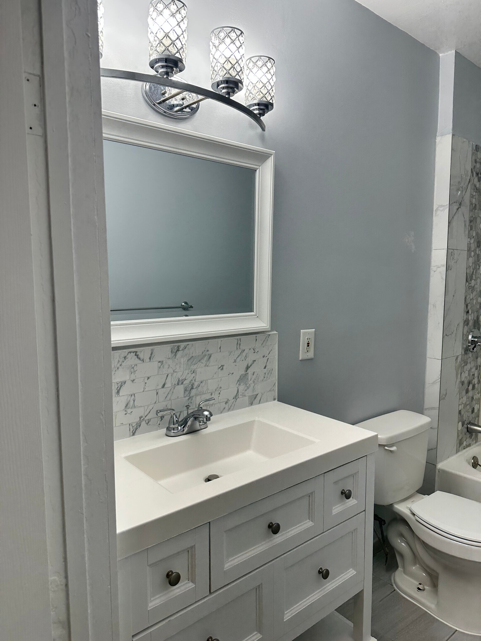 Building Photo - 16 Sabra St