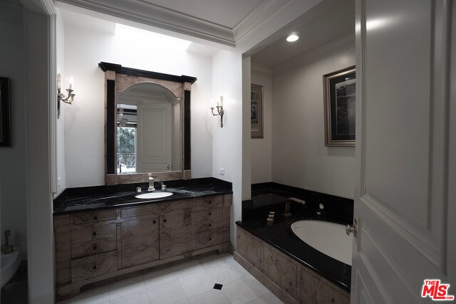 Building Photo - 817 Whittier Dr