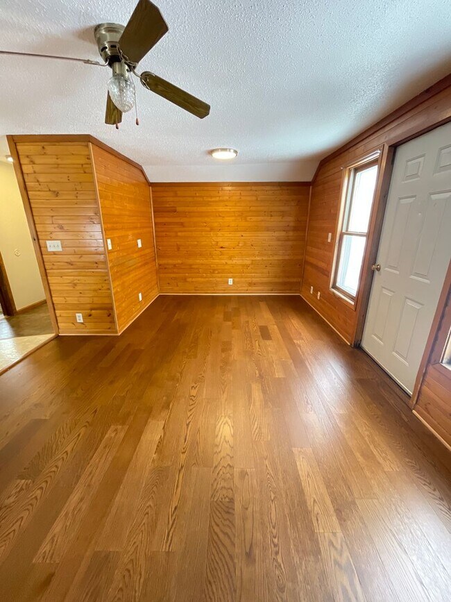 Building Photo - 217 N 25th Ave W