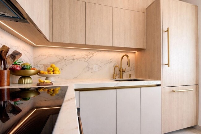 Building Photo - 1000 West Ave