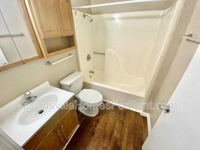 Building Photo - 1012 Mary St