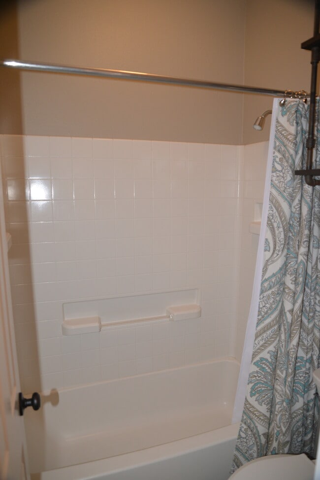 Building Photo - 11715 Oakwood Rdg