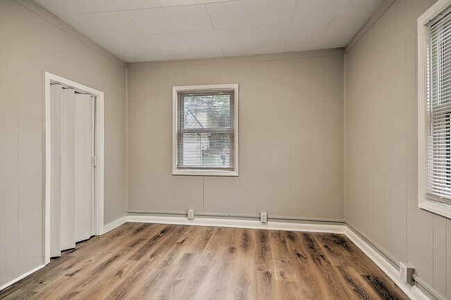 Building Photo - 1712 Oaklawn St