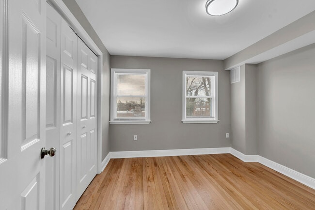 Building Photo - 2923 Edgecombe Cir N