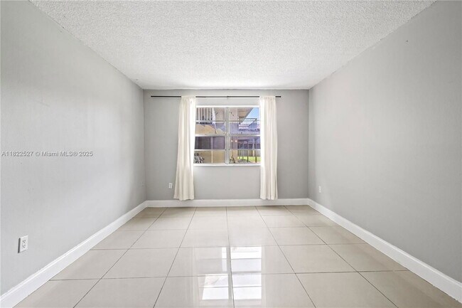 Building Photo - 301 NW 177th St