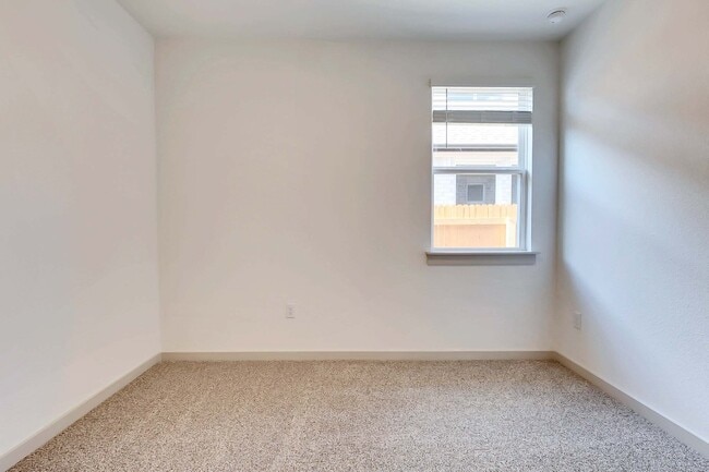 Building Photo - 408 Tinto St