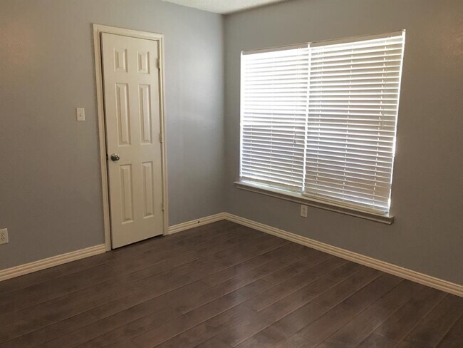 Building Photo - 6406 Birkdale Ln