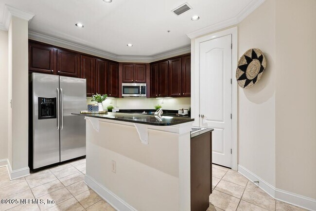 Building Photo - 4300 S Beach Pkwy