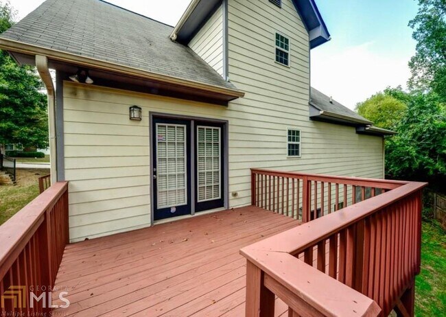 Building Photo - 2725 Silver Hill Terrace SE